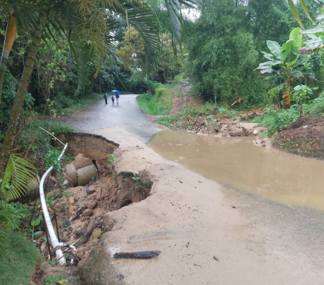 Ciudadanos en Jamey preocupados por el deterioro de su carretera principal